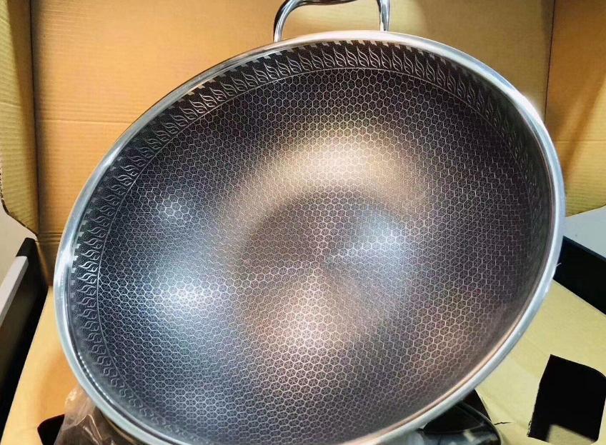 厨师炒菜用什么锅才不粘锅,家用炒菜不粘锅推荐哪种