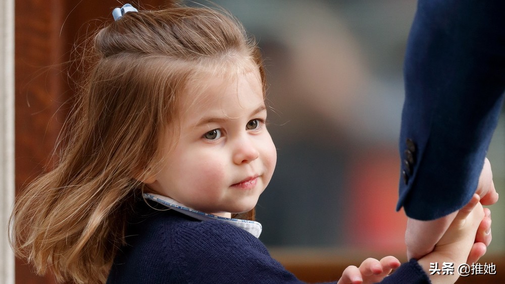 我是夏洛特公主，6岁啦，看了我出生到现在的点滴，过节要开心哦