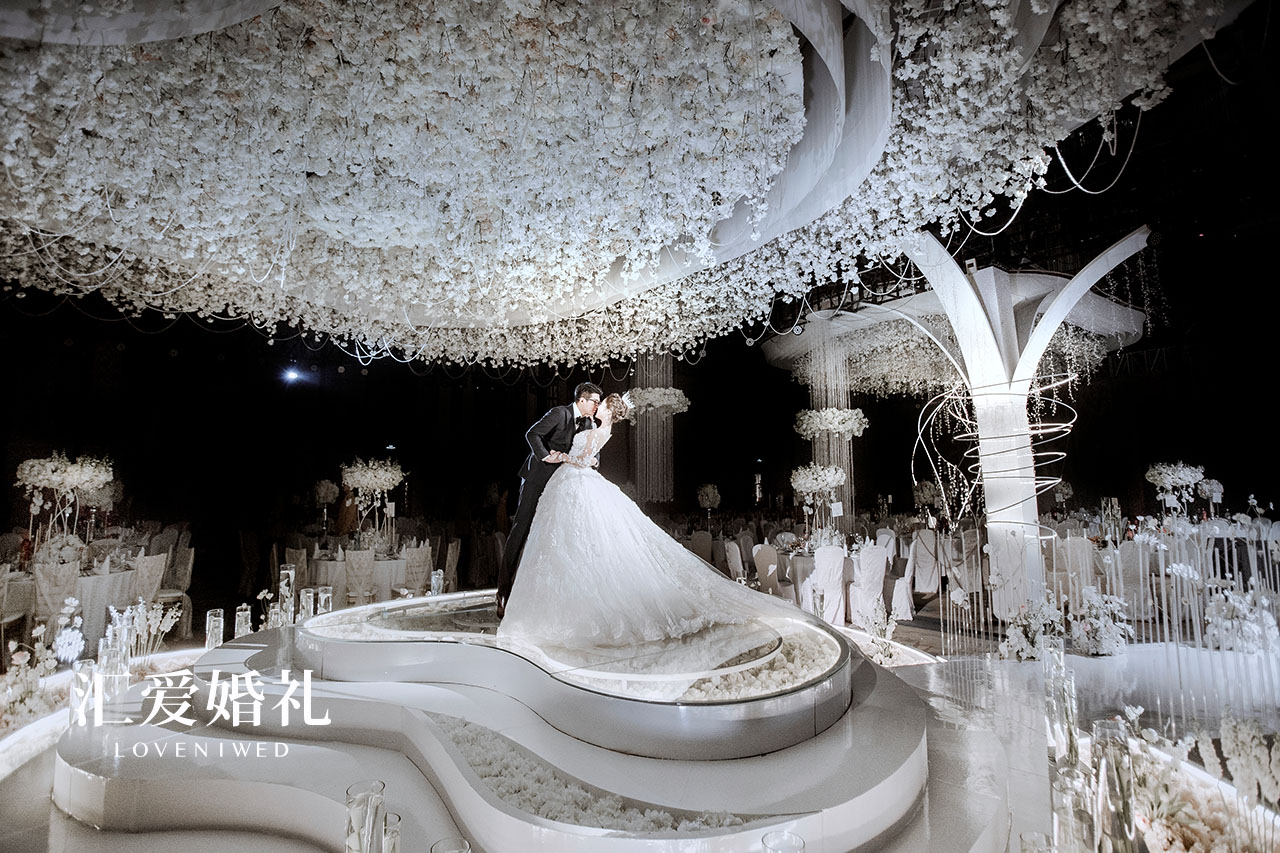 村两委2018述职述廉报告,述职述责述廉报告2018