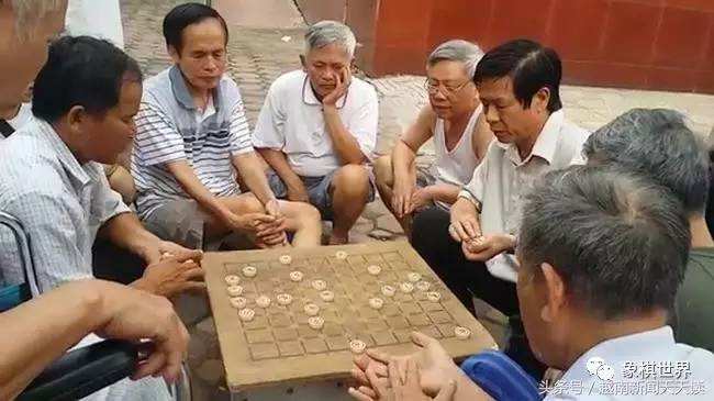 公园老大爷摆的棋,公园大爷象棋水平多高
