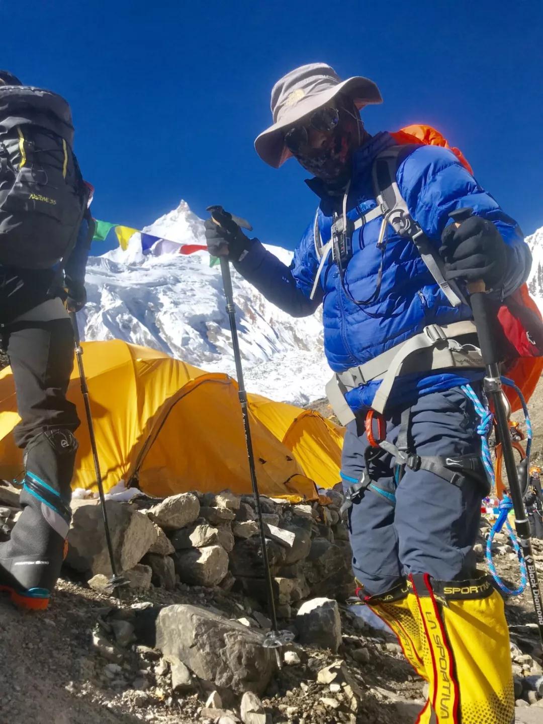 马纳斯鲁纪录片,马纳斯鲁日照金山
