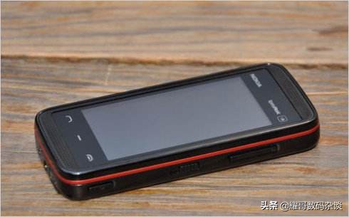 诺基亚x6当年卖到3000了吗,诺基亚现在的新版手机价格