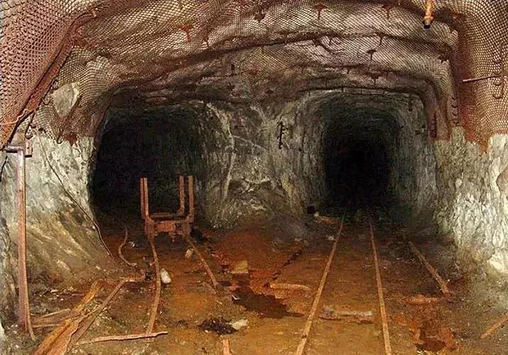 25年前苏联留下的烂摊子,引发村民集体昏睡的离奇怪病