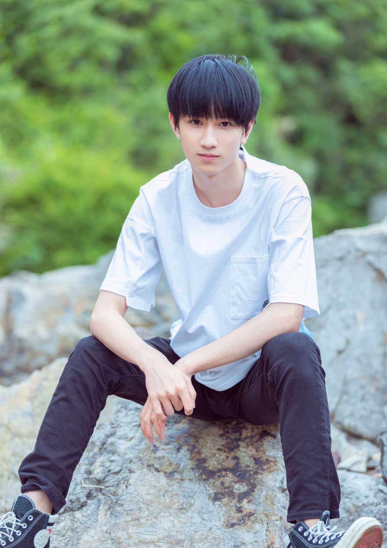 敖子逸帅气暖心,敖子逸活力满分的夏天