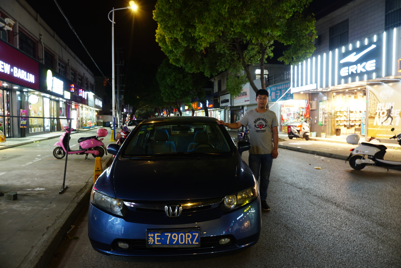 一失手买个大众赔了1万多。。。。伤透了心