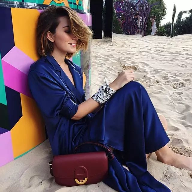 倪妮同款丝巾,赵薇钟爱精简风搭配