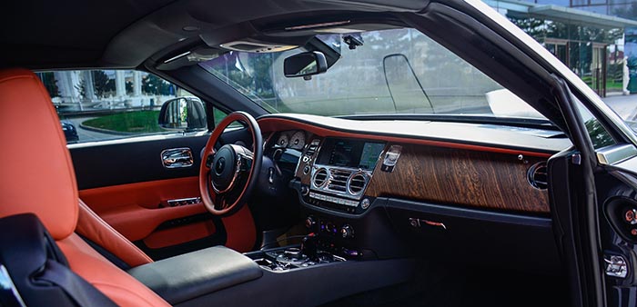 提一台劳斯莱斯曜影是什么感觉,试驾顶级豪华6x6越野车