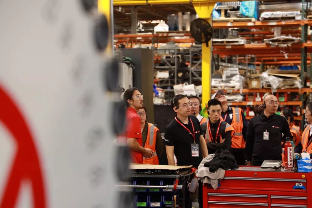 哈斯机床中国工厂,美国哈斯车床加工视频