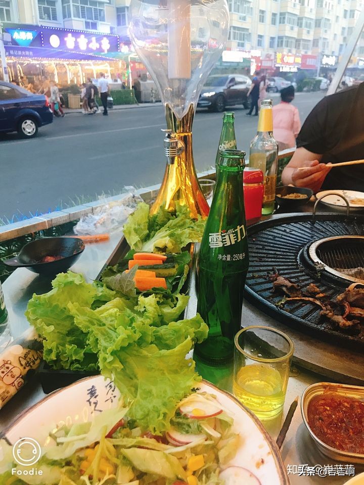 在东北吃饭是一种什么体验,跟东北人吃饭是什么体验