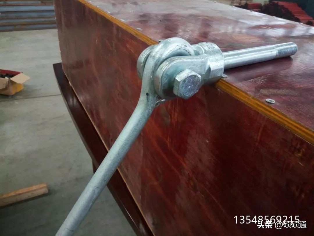 一种新型悬挑架的安装搭设装置,施工现场新型悬挑架