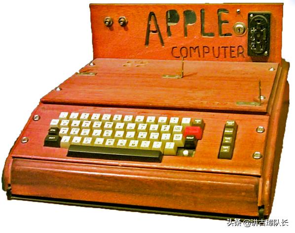 苹果创始人乔布斯简介,苹果创始人乔布斯身价多少