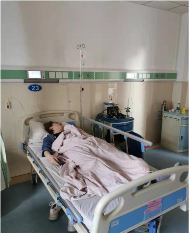 k歌之王洪卓立英皇,洪卓立拍戏前闪到腰