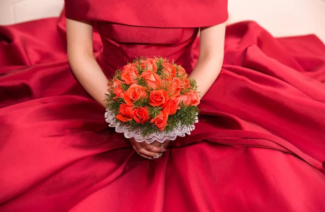 花两万多办婚礼值得吗,夫妻花5000办婚礼