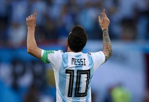 反驳媒体对梅西的批评，郭德纲的一句话很对，这次我就是要站梅西