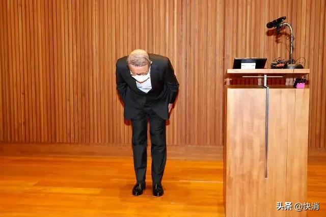 用“新冠”带货，韩国最大乳企董事长引咎辞职，养乐多却只罚45万