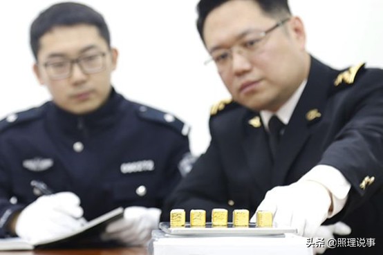 澶ц繛娴峰叧鏌ヨ幏韬綋鎼哄甫榛勯噾濂冲瓙,澶ц繛娴峰叧濂冲瓙杩戠収