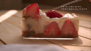现在很火的草莓蛋糕,最新韩国草莓蛋糕