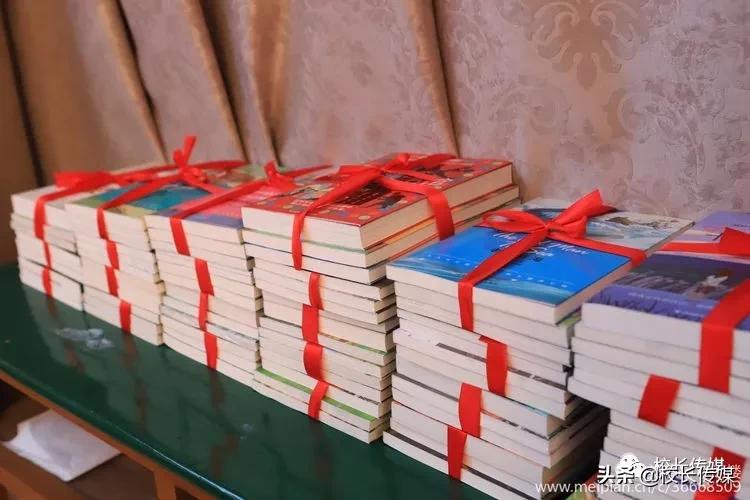 学校因足球而精彩,学校因学生而骄傲