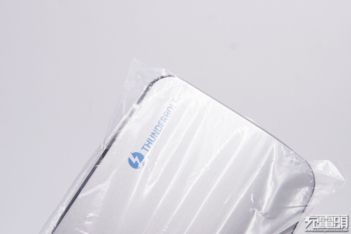 雷电三dp接口,雷电接口支持pd充电