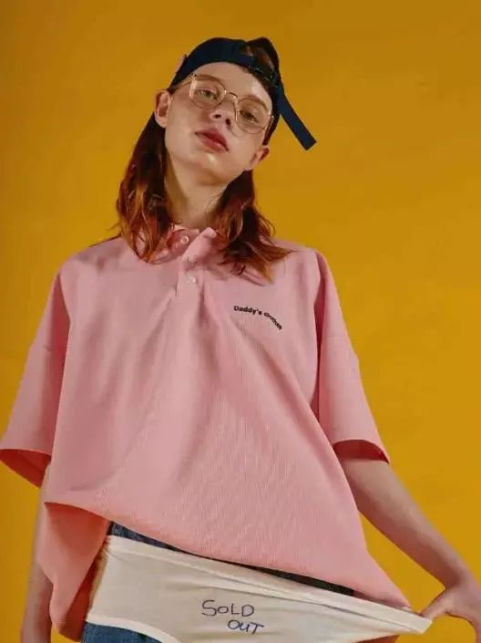 你穿的衣服这么土是大妈风吗,为啥我穿衣服总是那么土