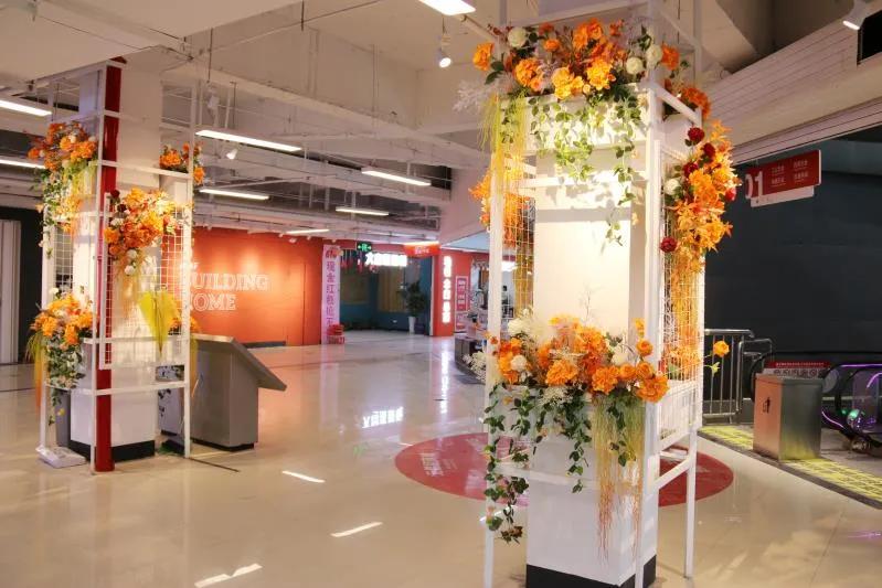 升级改造后的农贸市场夜景太美了,改造升级的农贸市场变靓了