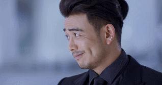 杨烁从年轻到现在颜值变化,杨烁是帅还是有魅力