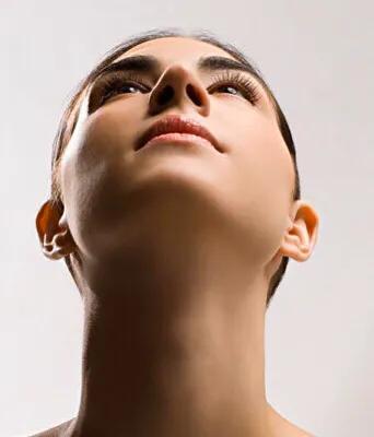 颈横纹消除方法,怎样锻炼能消除脖子上的颈纹