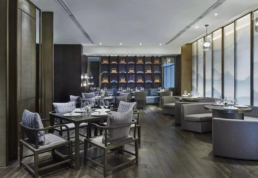 夜游盛世钱塘，赏绚烂灯光秀，打卡杭州钱江新城万豪酒店