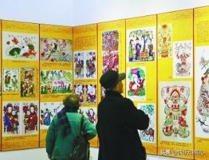 男艺术家一丝不挂表现“艺术”,宝妈做法引众怒,网友:扭曲的爱