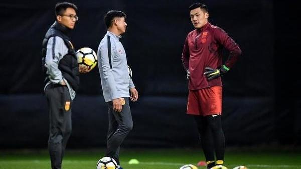 国足败北卡塔尔,国足0-1憾败韩国在哪里踢的