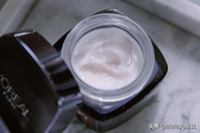 6款好用混油皮面霜,6款面霜实测40块钱买油皮亲妈