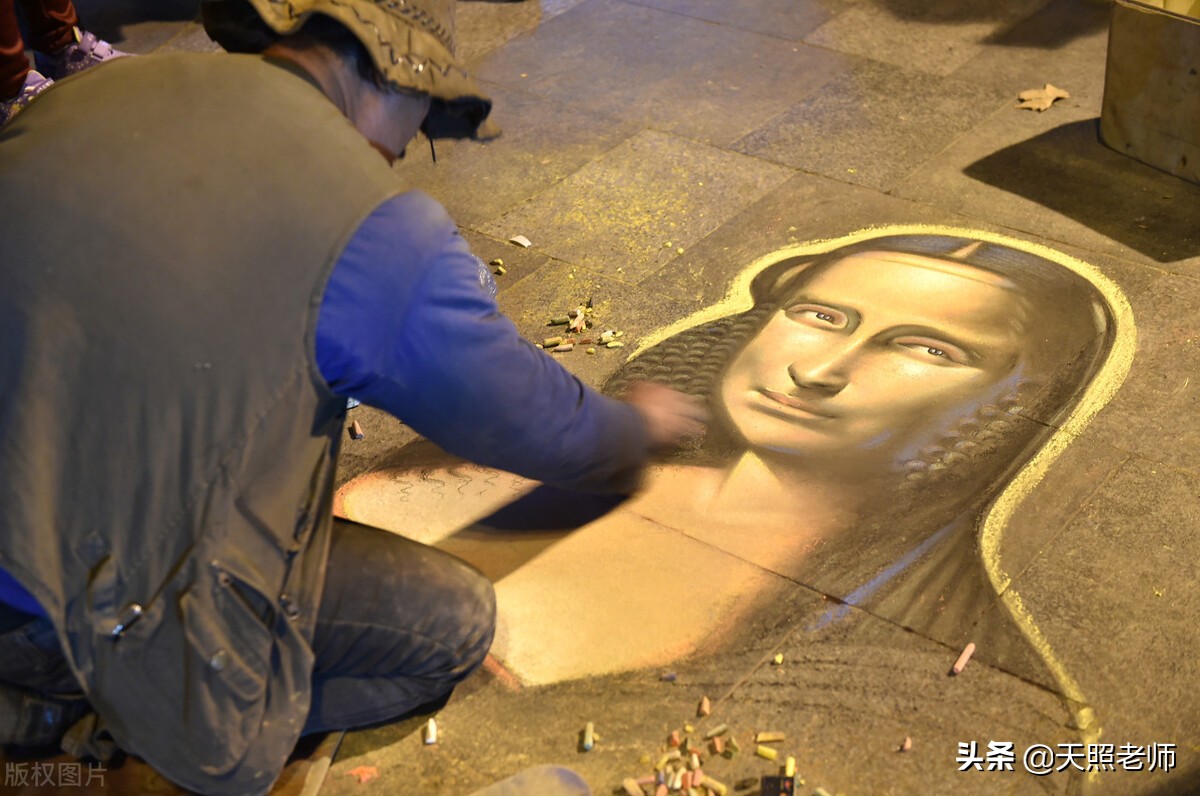 蒙娜丽莎被盗事件始末,卢浮宫被盗的蒙娜丽莎怎么回来的