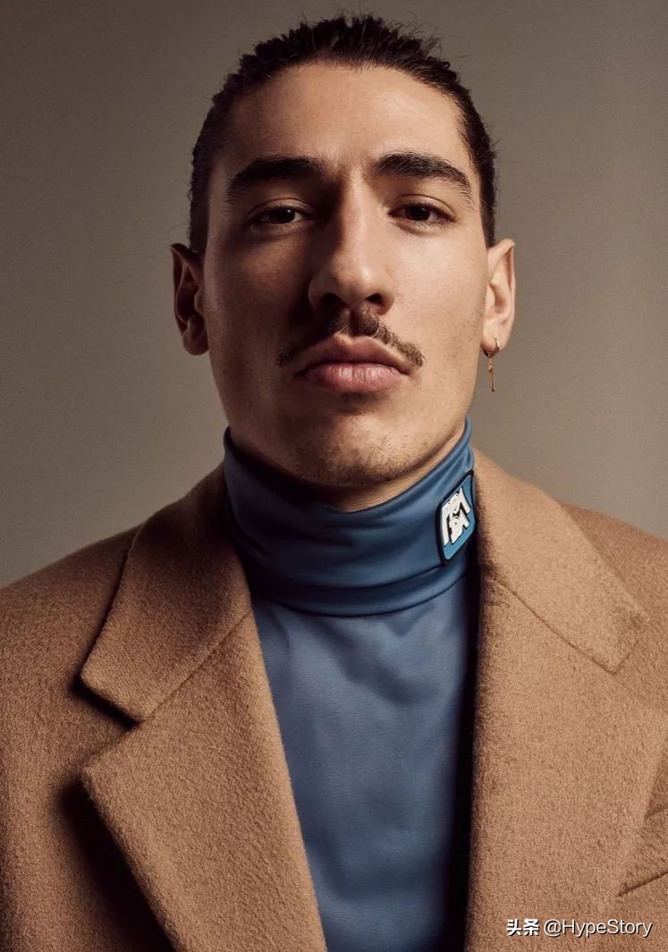 受邀牛津大学演讲第一人，他才是打败梅西C罗的新一代足球明星