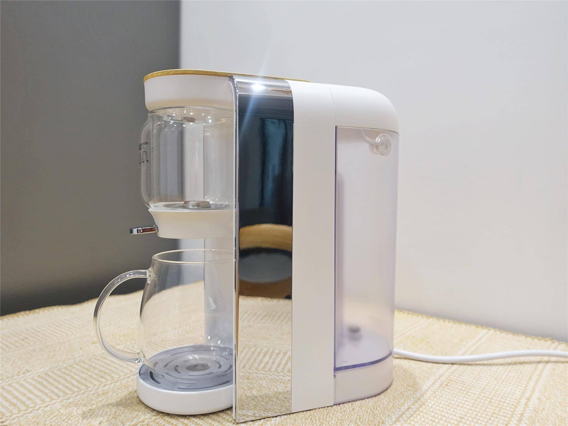 速热饮水机跟茶吧机哪个更实用,即热式茶饮机怎样使用