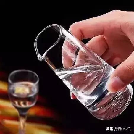 18年汉酱酒51度酱香型价格,汉酱酒有几种系列酱香酒