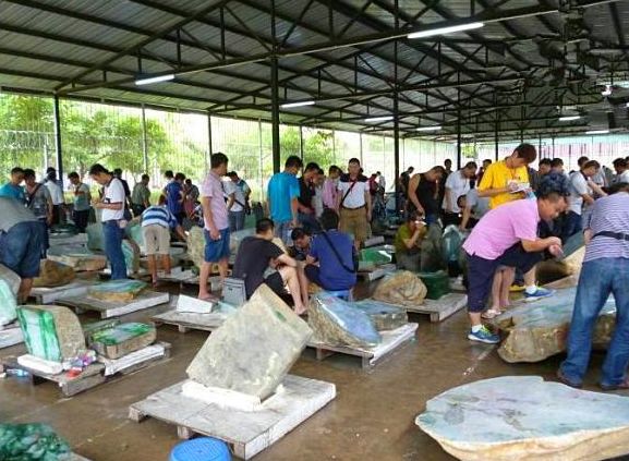 缅甸曼德勒现在能卖翡翠吗,直播缅甸曼德勒翡翠市场卖玉