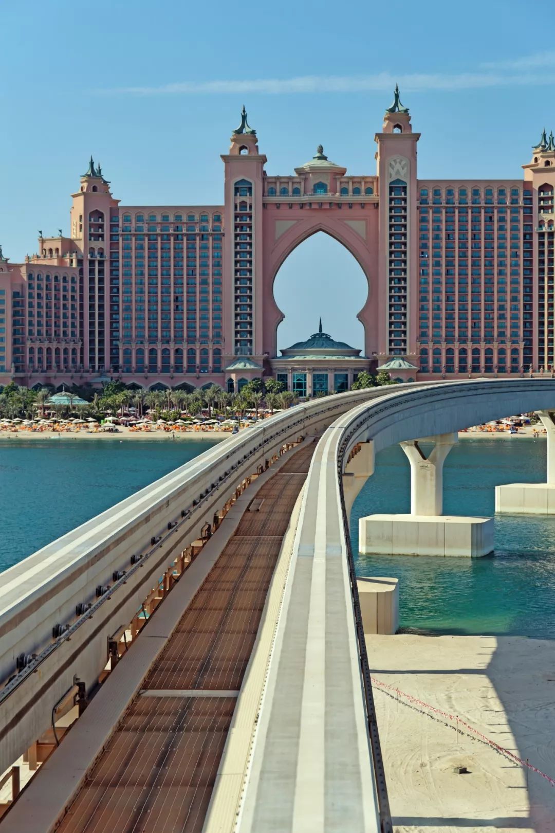 靠捡垃圾成了千亿富翁完整版,捡垃圾变成百万富翁