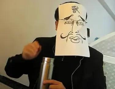 《万万》系列播出八年，配角凭借《扬名立万》一鸣惊人，主角沉寂