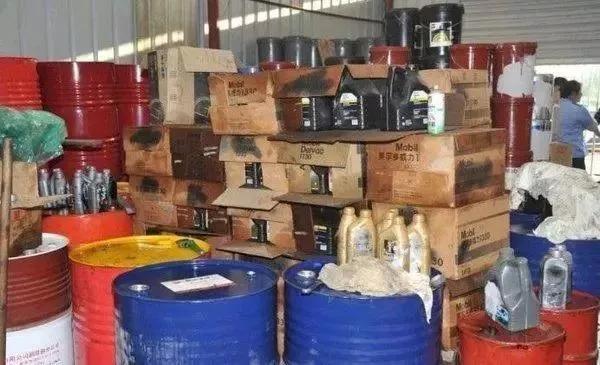 黑作坊提炼地沟油黑幕,废机油非法提炼