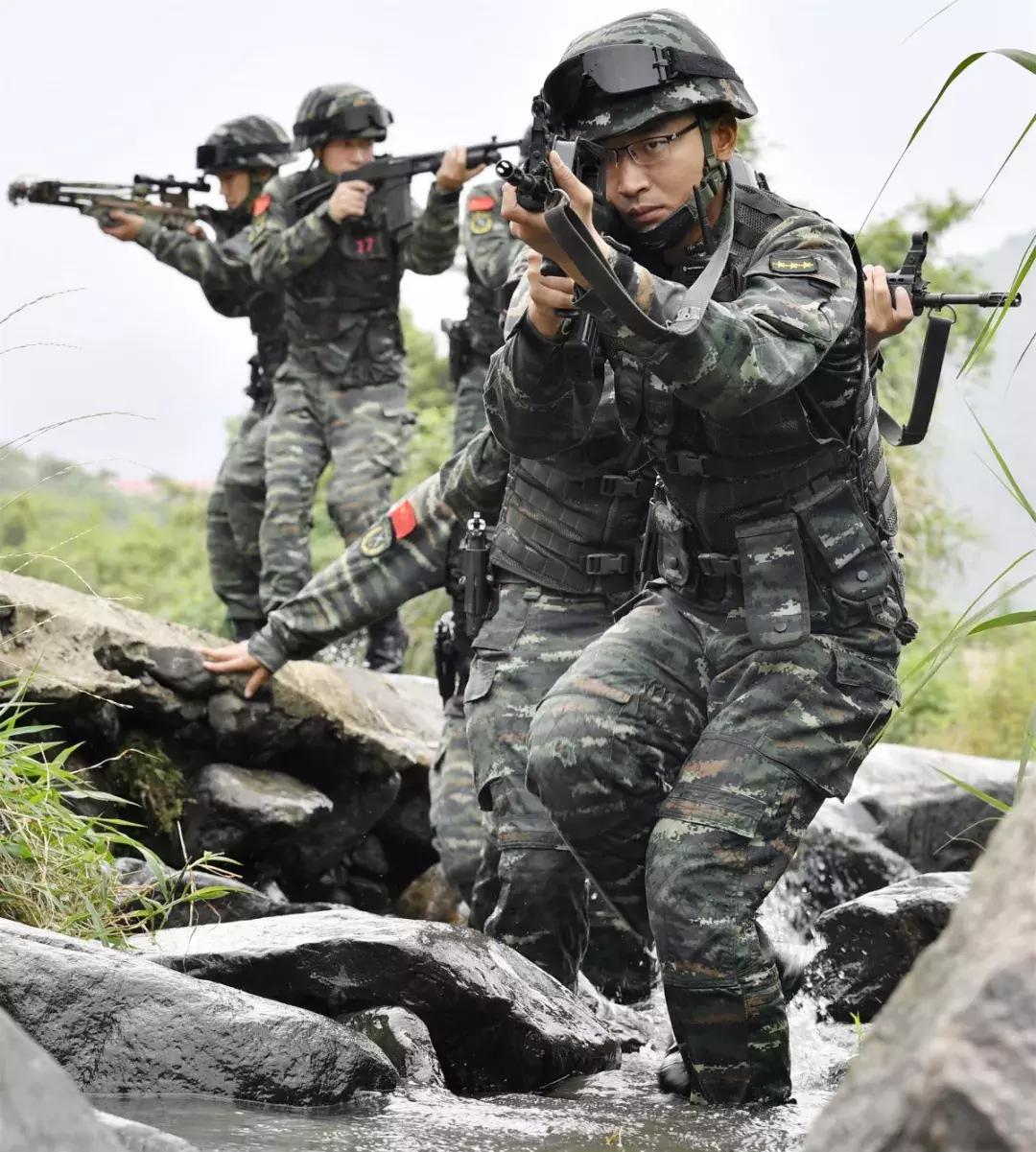 特战“神算子”公开“隐藏技能包”！大写的服……