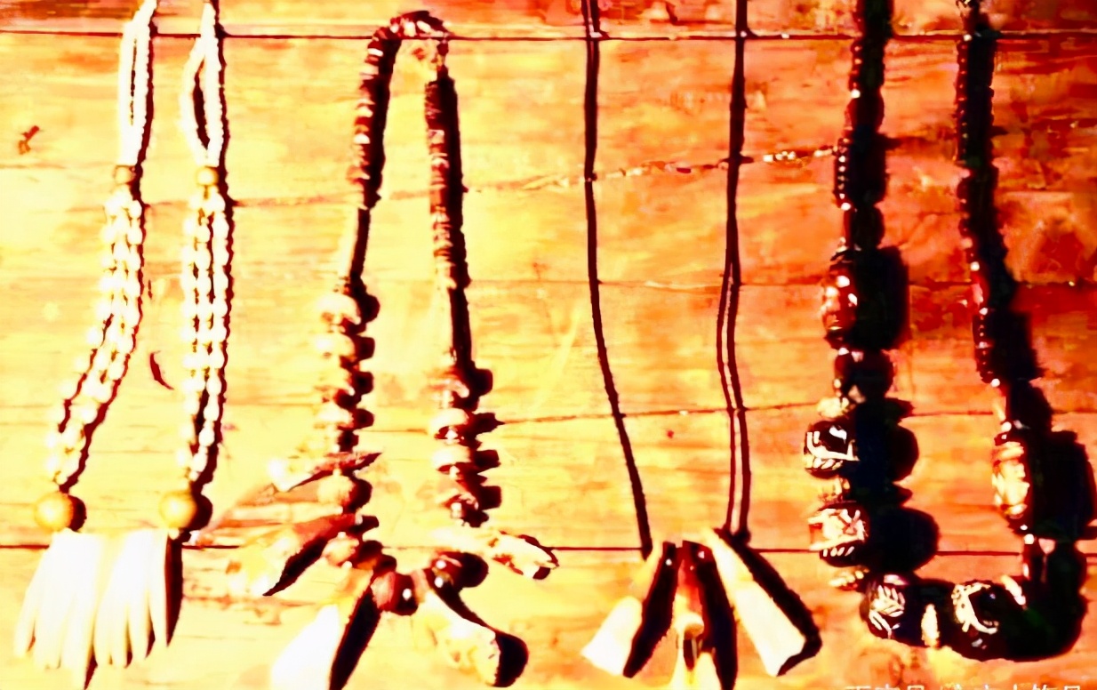 手工串珠作品起源史,串珠艺术的起源和发展