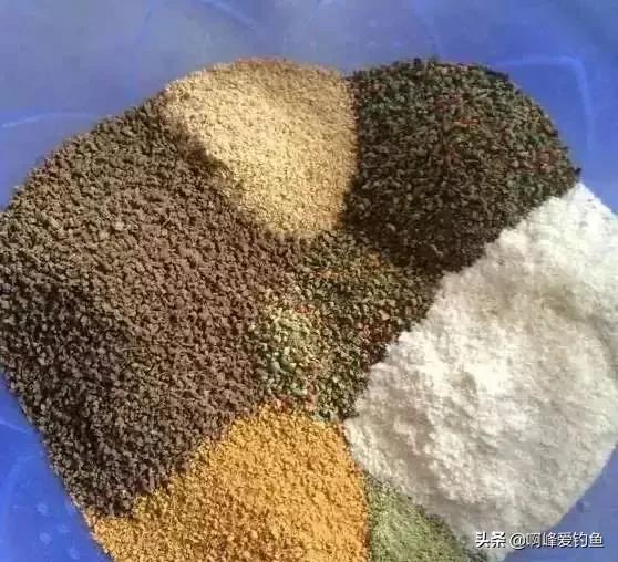 野钓鲫鱼饵料加什么添加剂最好,春夏野钓钓鲫鱼用哪款添加剂