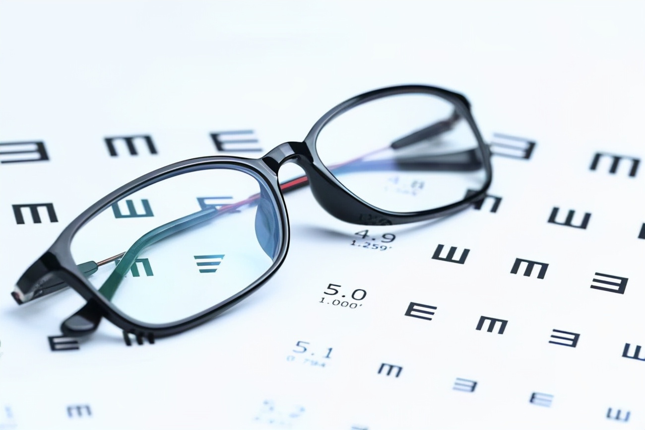 防雾防蓝光防辐射镜片有用吗,防雾的眼镜镜片