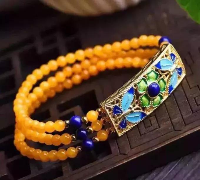 戴起来最舒服的腕饰是它！不是手镯，更不是手串，猜到了吗？