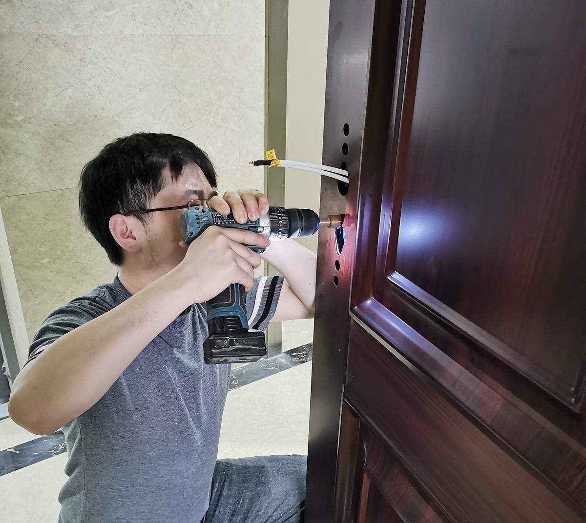 huaweihilinkvoc智能锁怎样使用,华为智能门锁的指纹识别灵敏吗