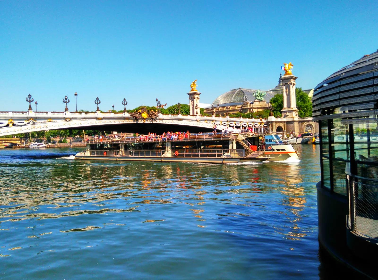 天梭经典爆款,巴黎老佛爷浪琴打折吗