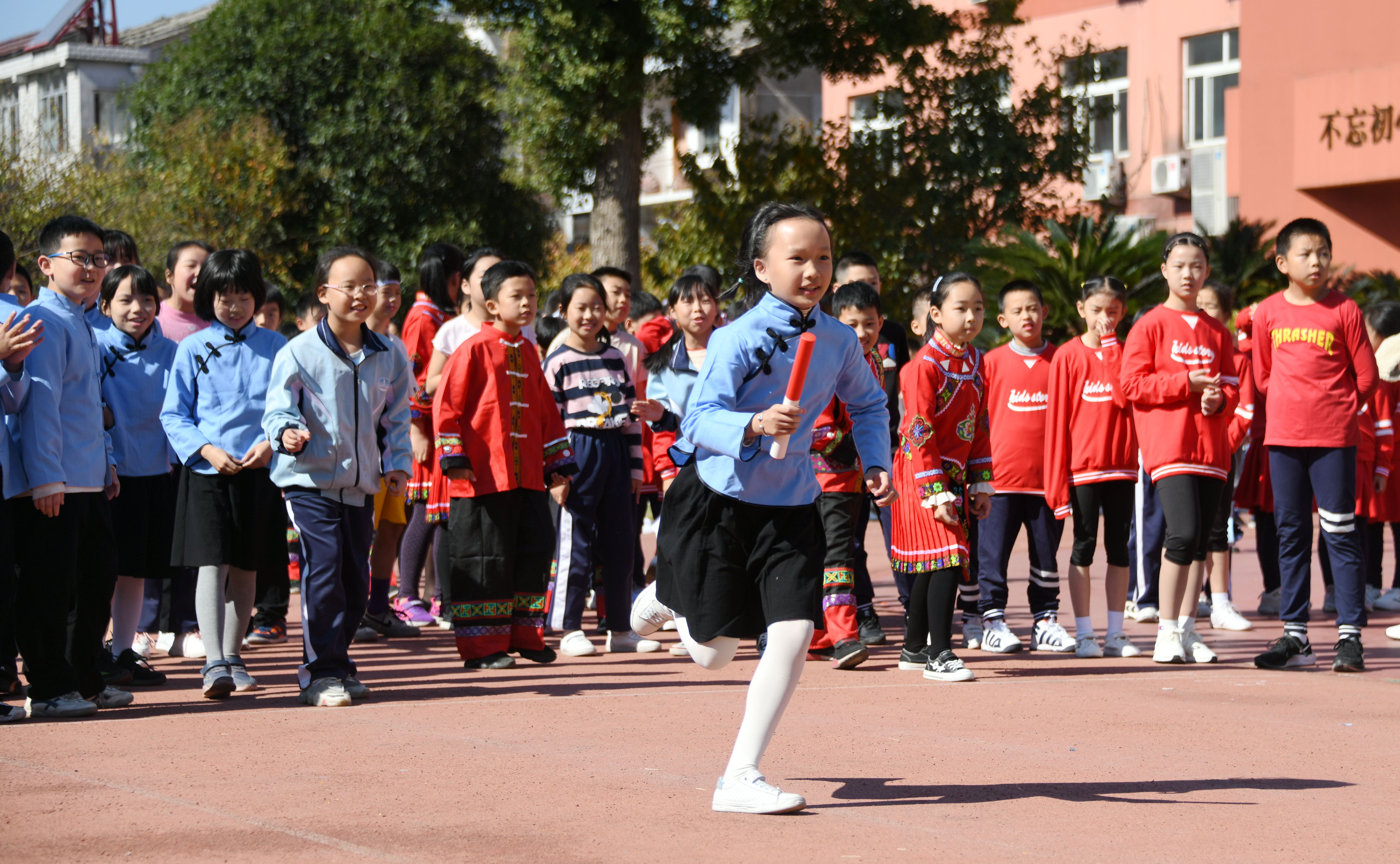 2016年仙居县中小学生运动会,学校运动会开幕式奇葩服装