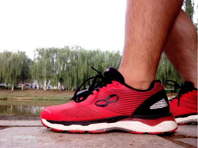 实时纠正跑姿，数据更精确：咕咚跑步精灵让普通跑鞋秒变智能