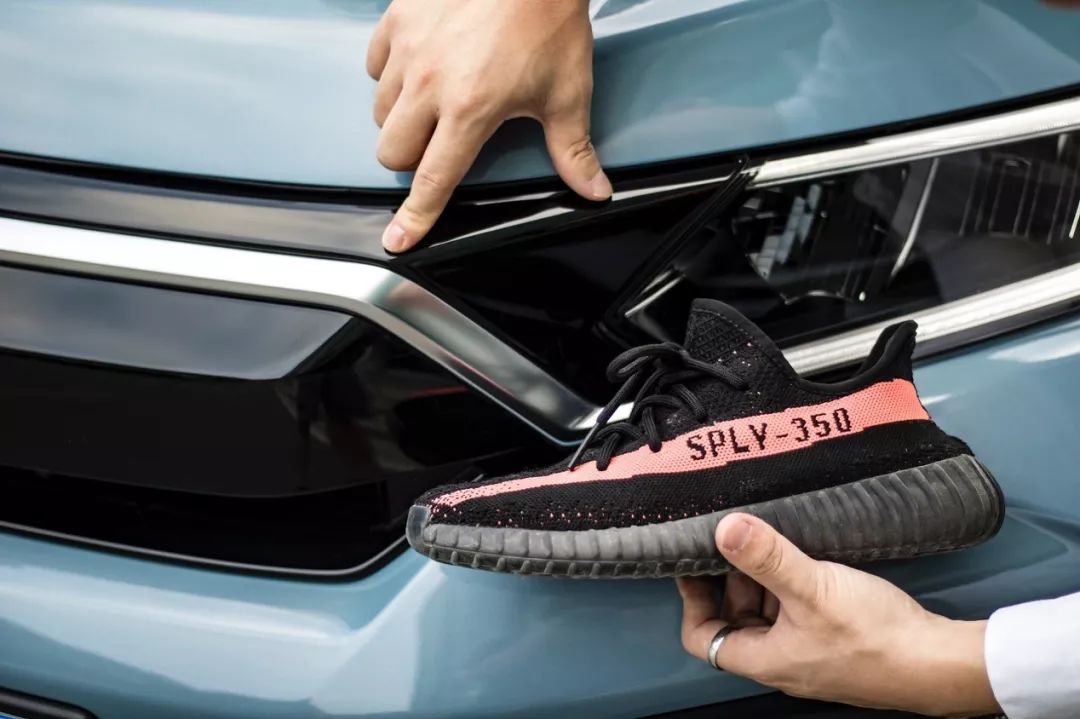 潮鞋与潮车是如此般配,90后年轻人就爱这一口