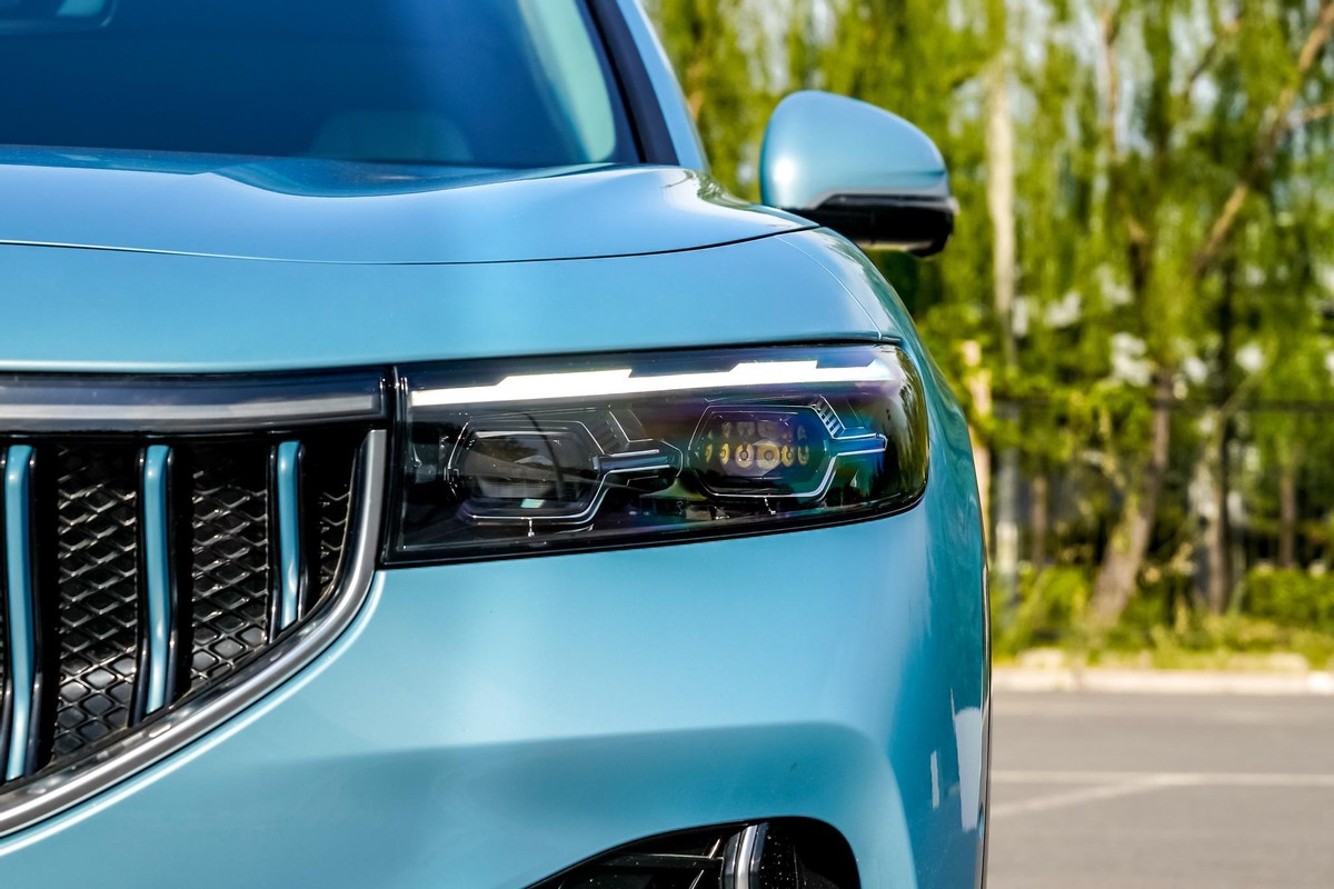 岚图新款free实测,岚图free的竞争对手